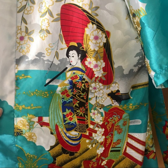 Silky Asian Style Robe - Picture 4 of 8